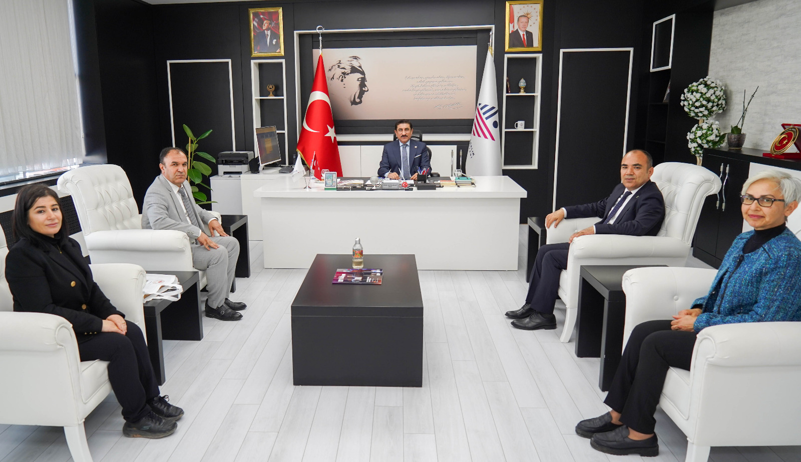 Şanlıurfa Doğa Koruma ve Millî Parklar Bölge Müdürü Mustafa Gözel’den Rektörümüze Ziyaret