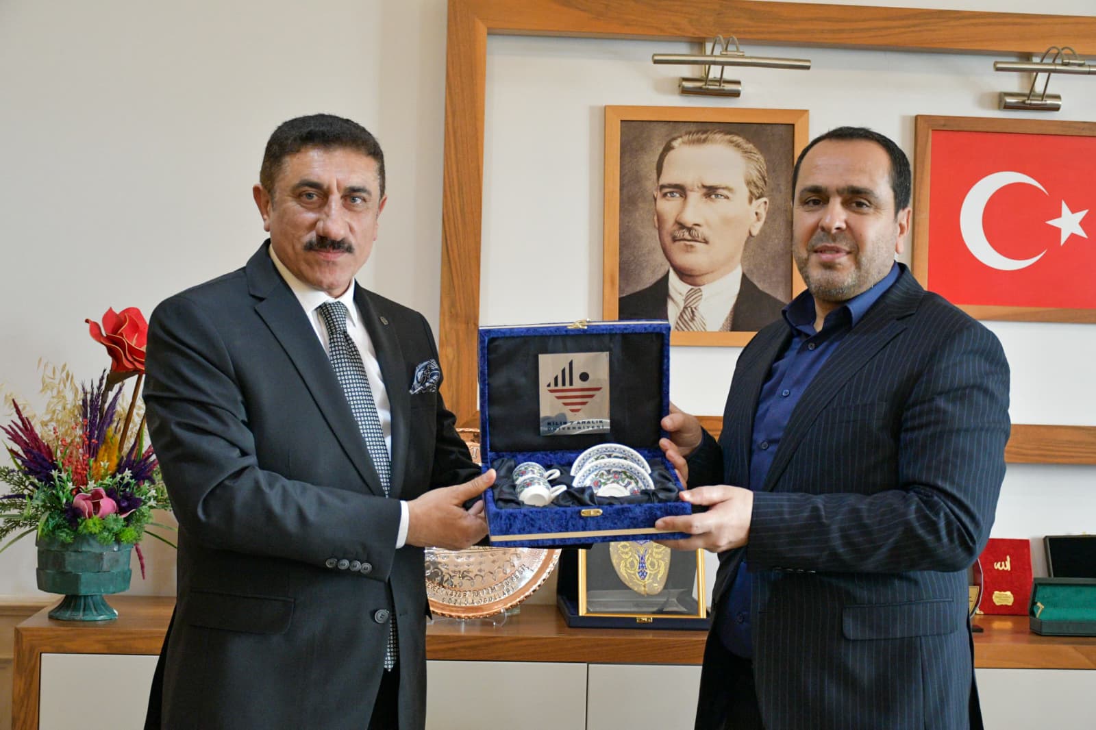 Rektörümüz Akman’dan Birecik Belediye Başkanı Begit’e Ziyaret