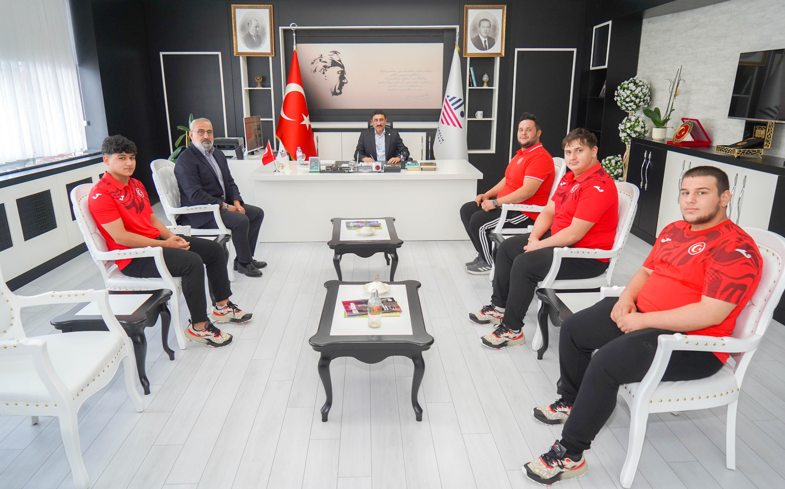 National Weightlifting Team Visits Rector Akman