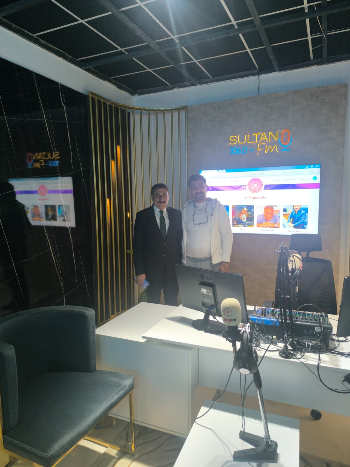 Rector Akman Visits Chairman of the Board of Kilis Sultan Radio Yalnız