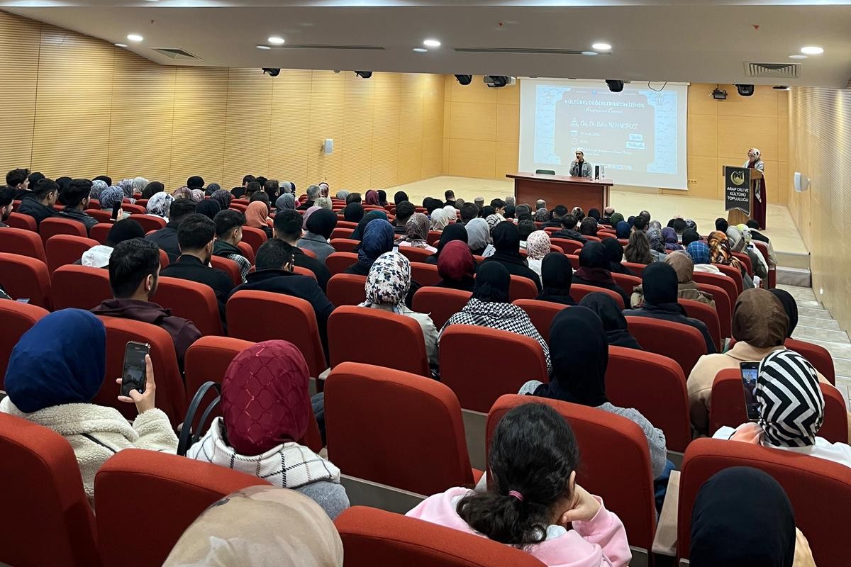 Üniversitemizde “Kültürel Değerlerimizin İzinde: Arapça’nın Önemi” Başlıklı Etkinlik Gerçekleştirildi