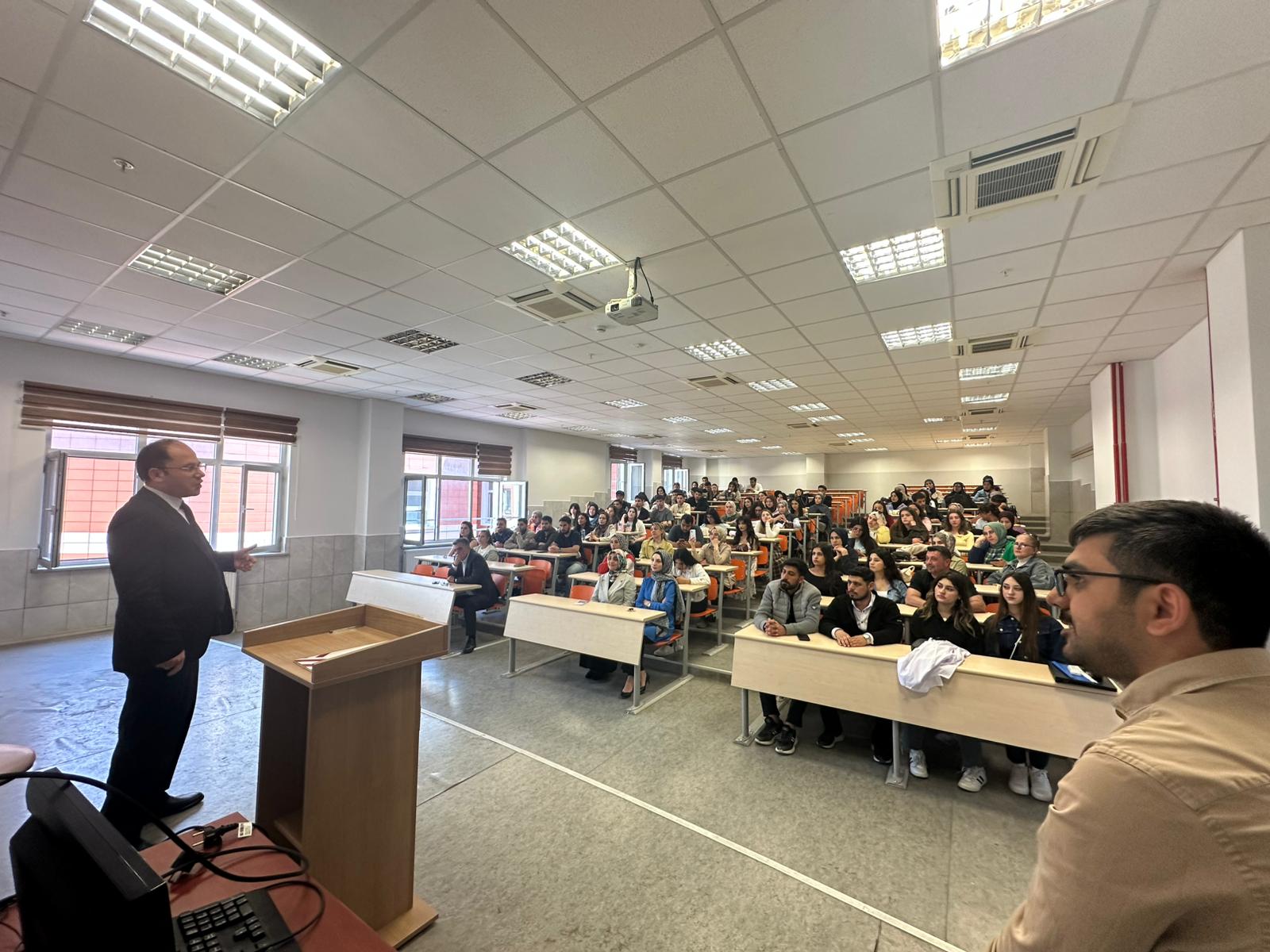 Üniversitemizde “Optisyenlik Meslek Buluşması” Söyleşisi Gerçekleştirildi