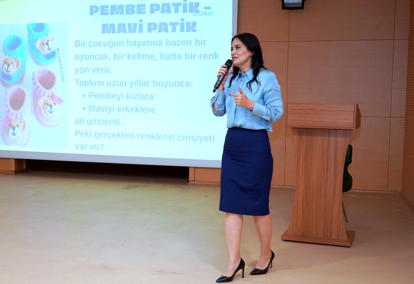 Üniversitemizde “Pembe Patik, Mavi Patik” Söyleşisi Gerçekleştirildi