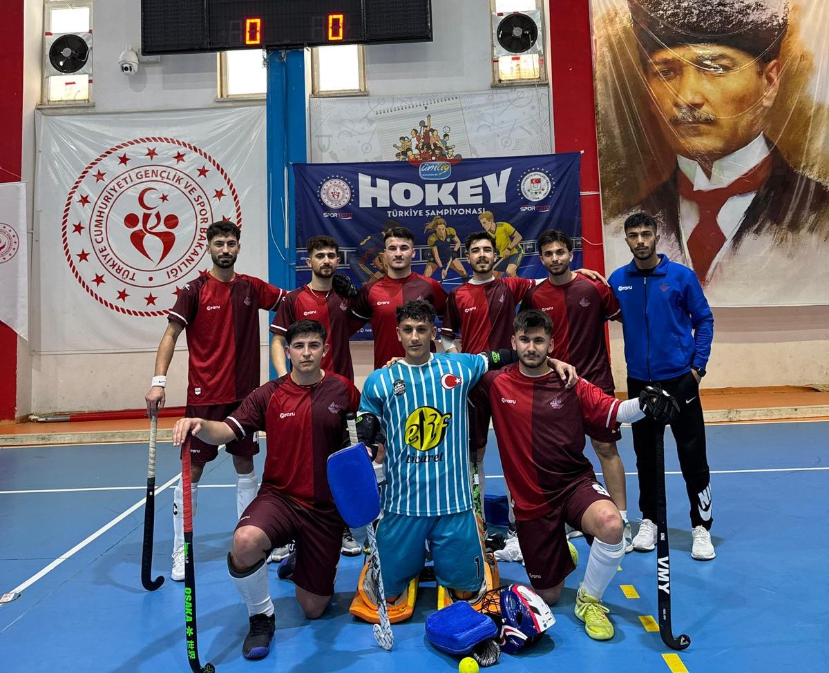 Üniversitemiz Erkek Hokey Takımı Türkiye Üçüncüsü Oldu