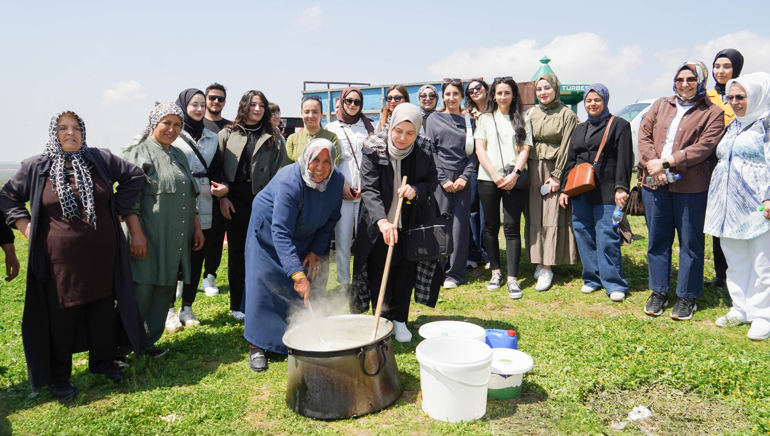 شاركت جامعتنا في مهرجان اللبنّية التقليدي