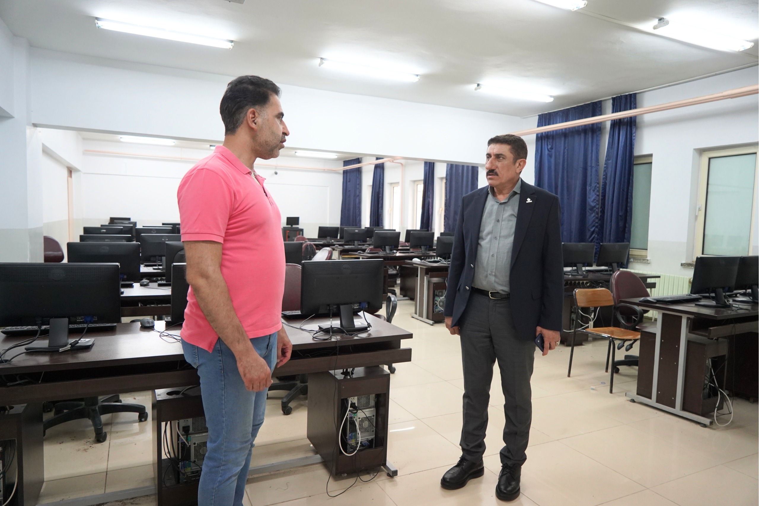 زيارة تفقدية من رئيس جامعتنا أكمان إلى المختبرات