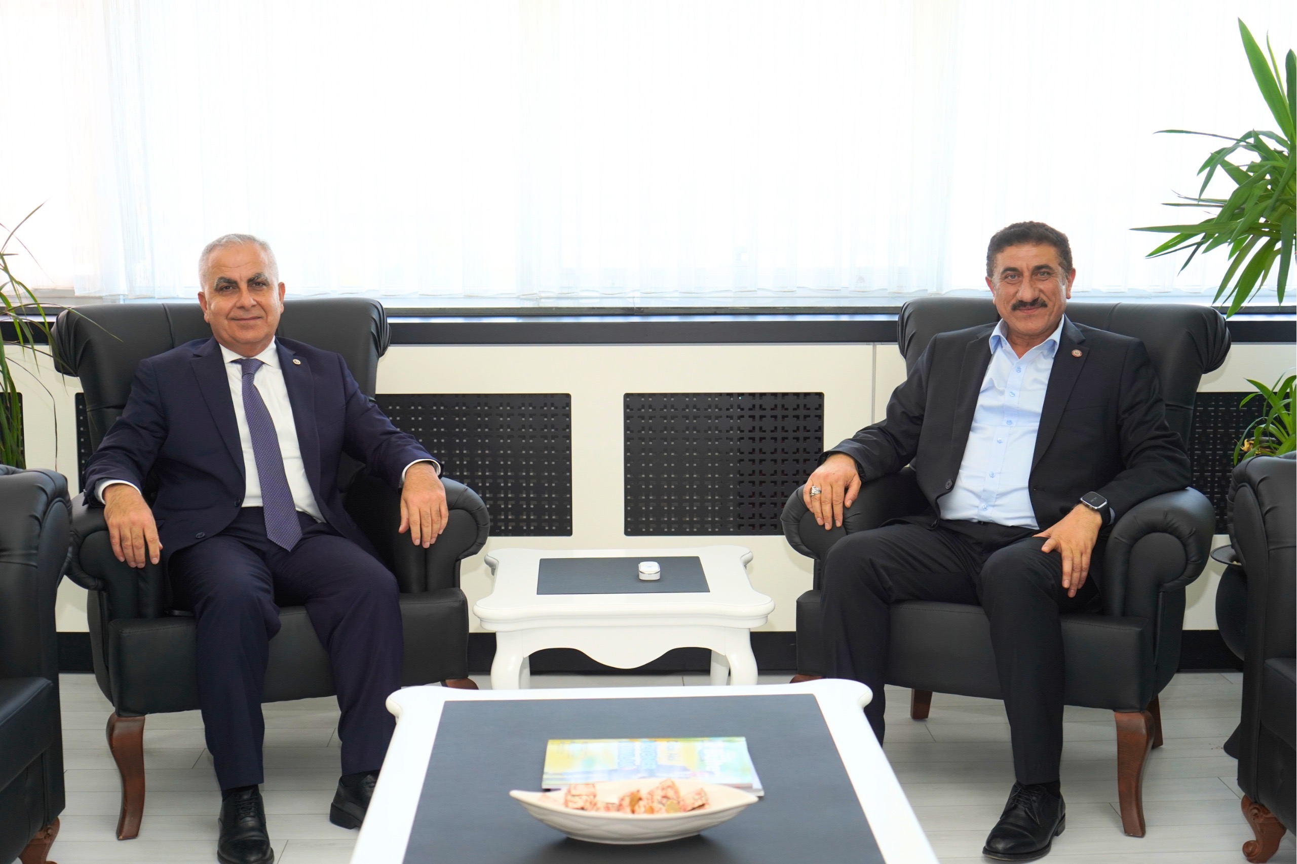 Rektörümüz Akman, Gaziantep Üniversitesi Rektörü Doğan ile Bir Araya Geldi