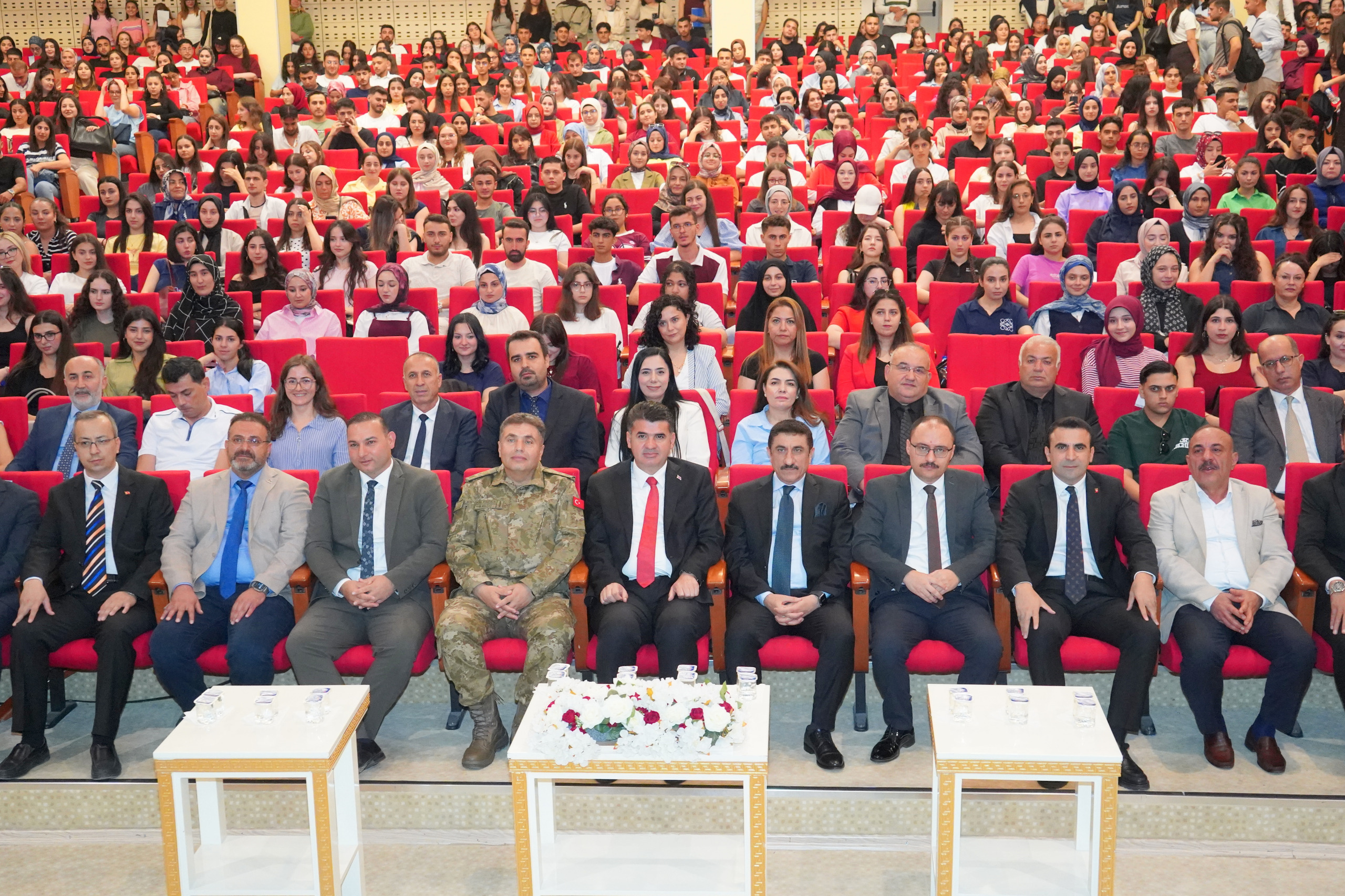 انطلاق البرنامج التعريفي للعام الدراسي 2026-2027 في جامعتنا