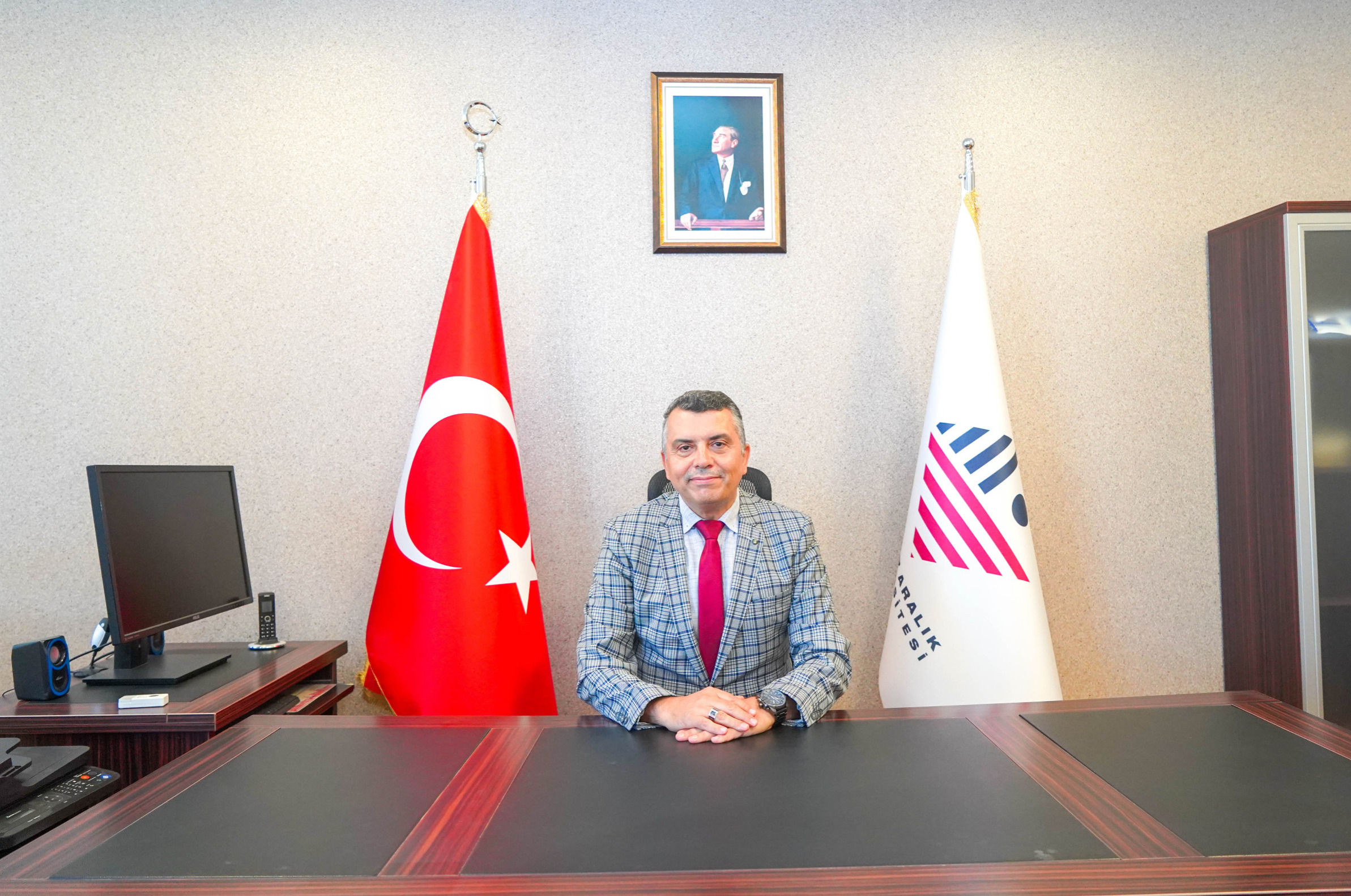 Prof. Dr. Metin Akis